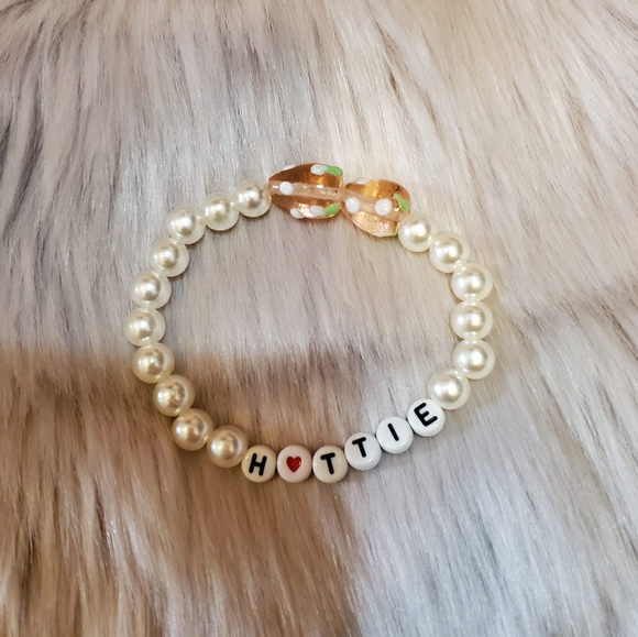 Jewelry - HOTTIE beaded bracelet